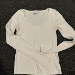 Aritzia TNA White Long sleeve